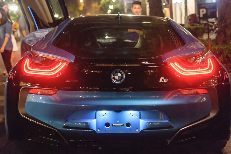 Soi sieu xe BMW i8 tien ty cua thieu gia U18 Ha Noi-Hinh-8